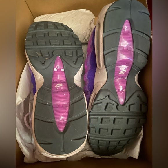 Women’s Nike Air Max 97 - Picture 2 of 2